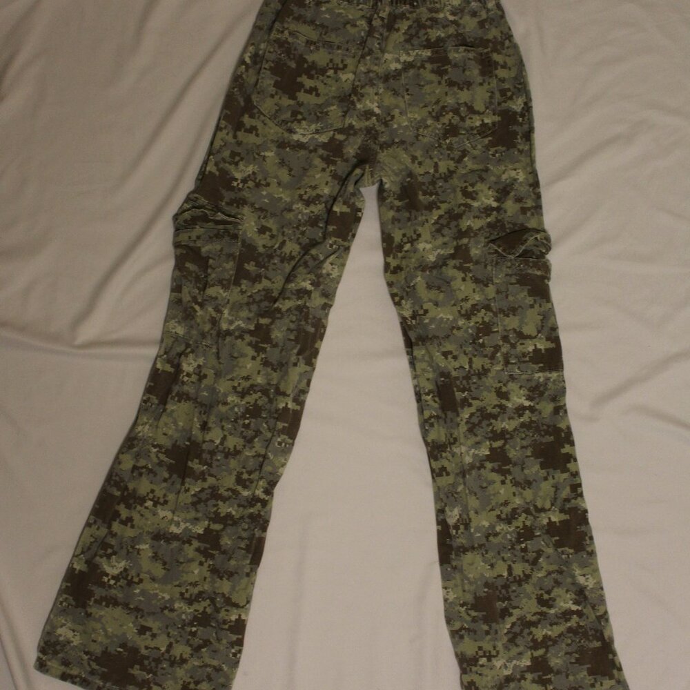 Women's Camo Cargo pants Small